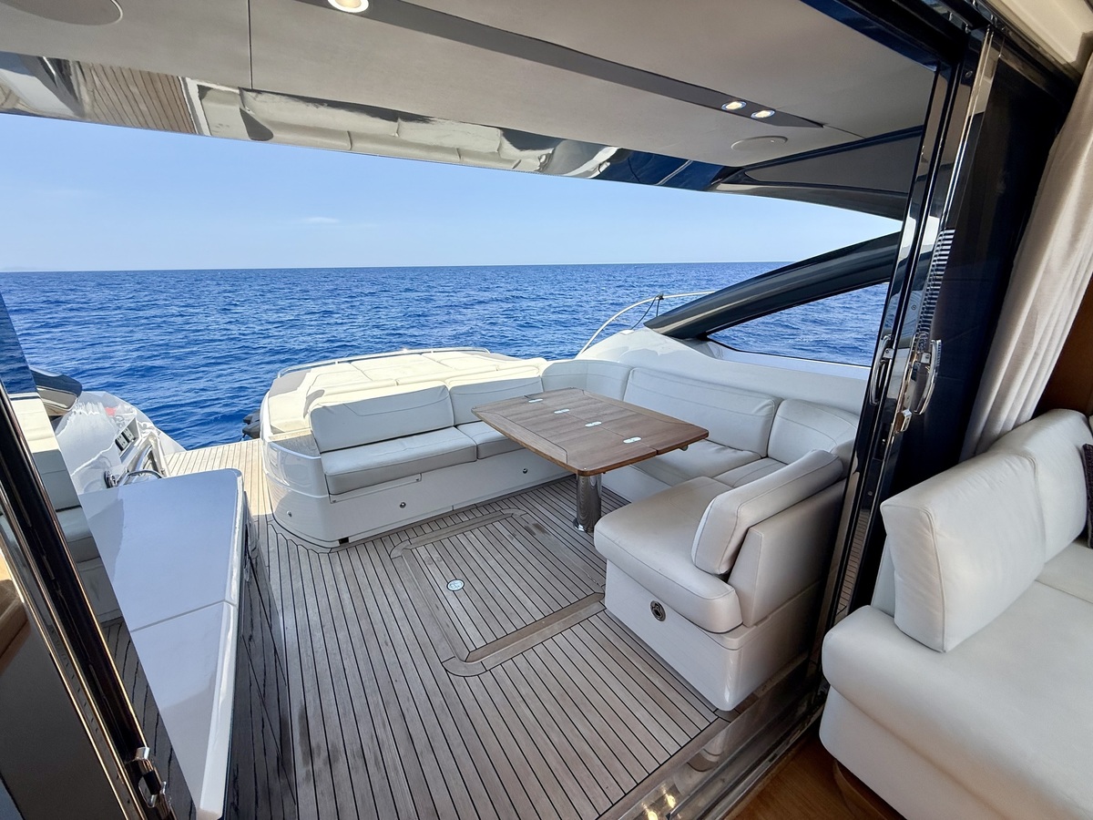 Princess 58 Deck