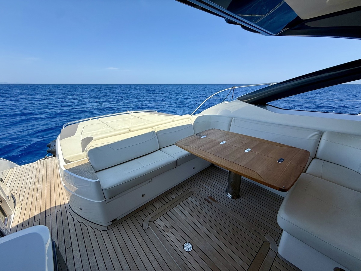Princess 58 Deck