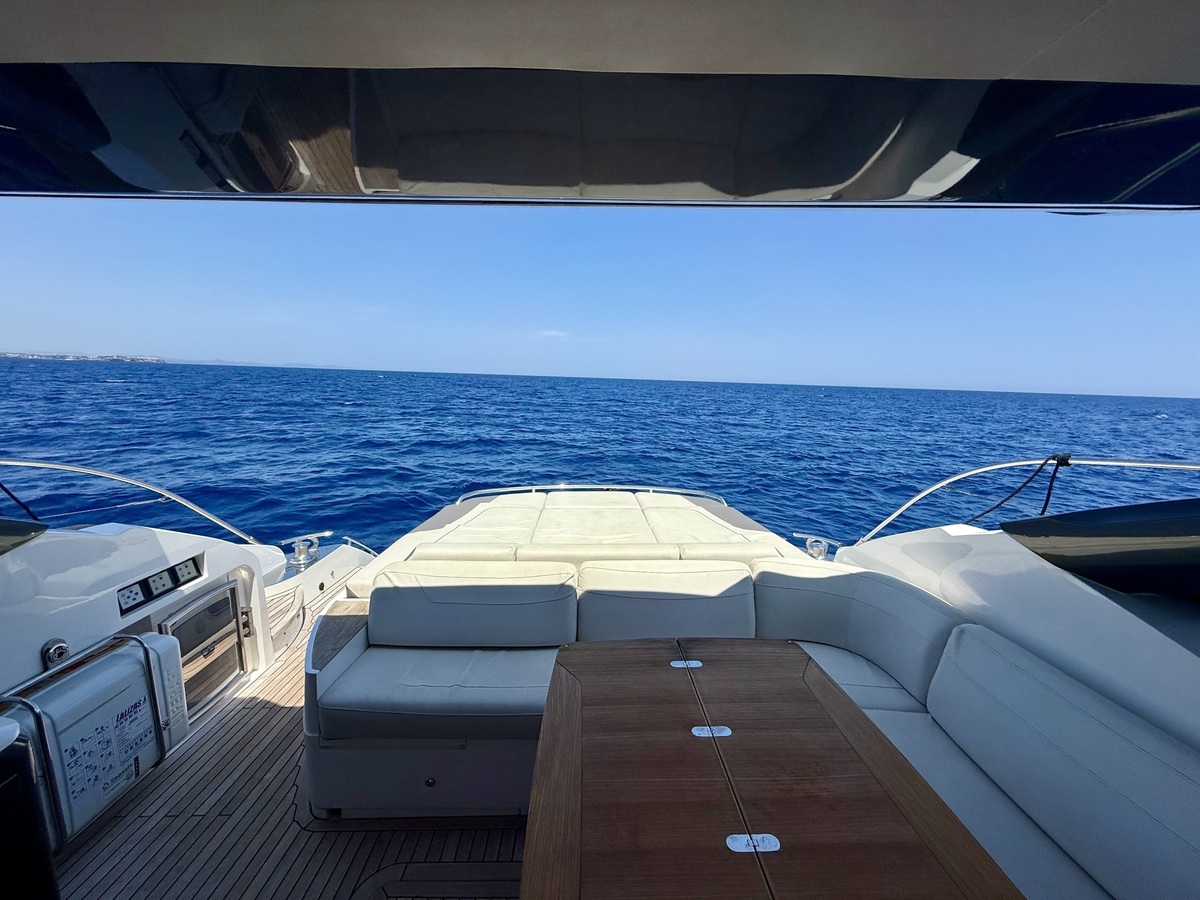 Princess 58 Deck
