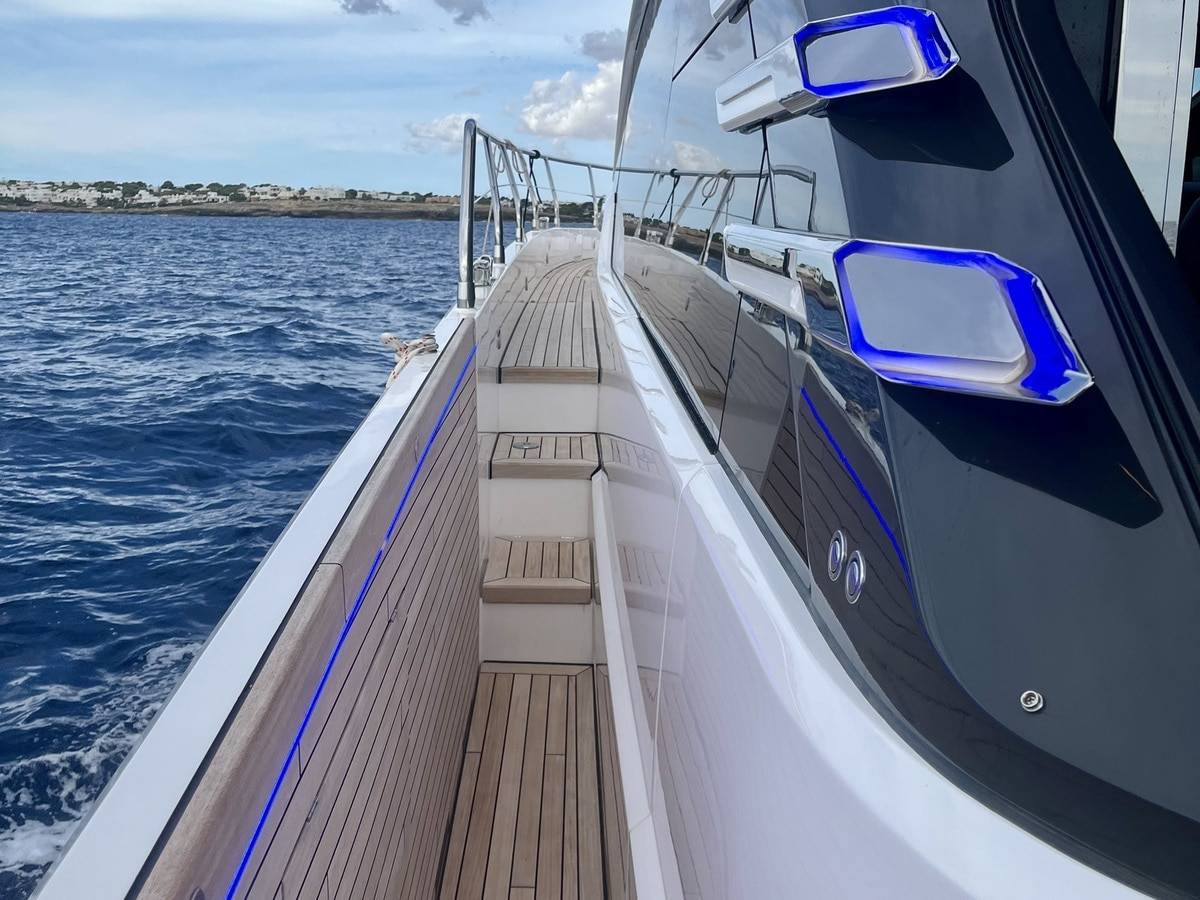 Fairline 58
