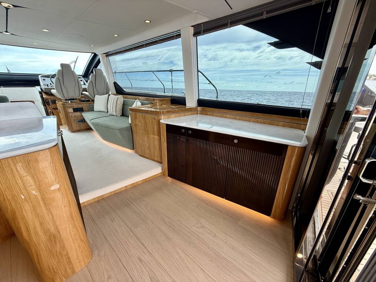 Fairline 58