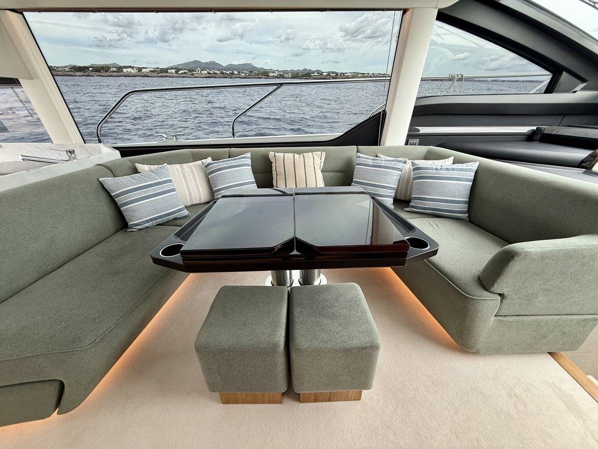 Fairline 58