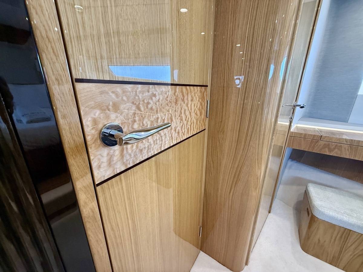Fairline 58