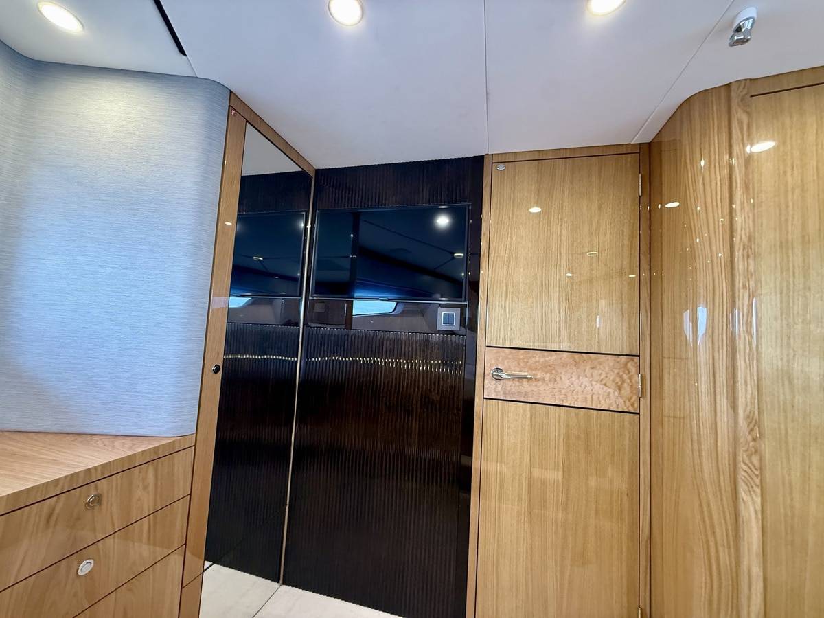 Fairline 58