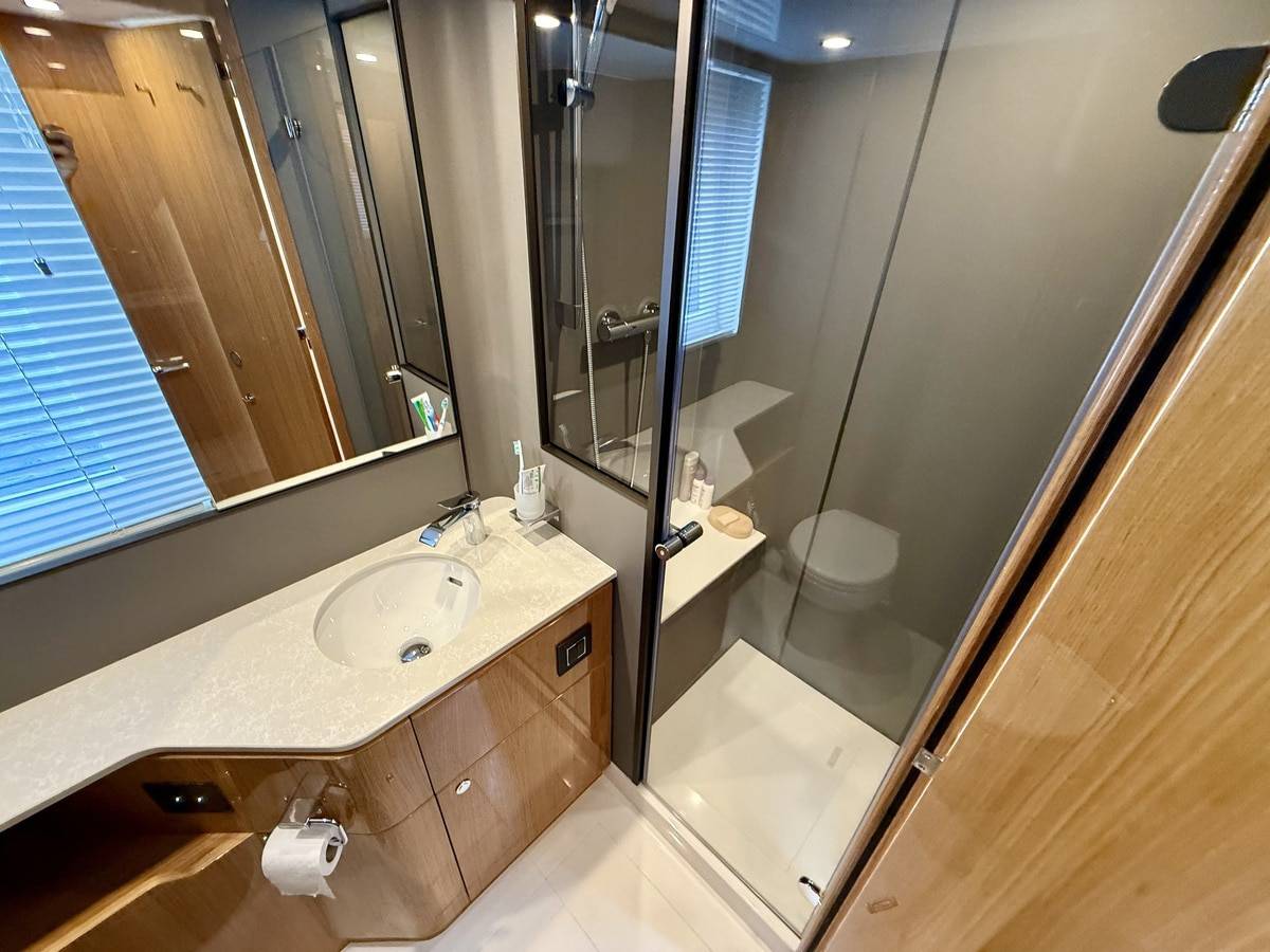 Fairline 58